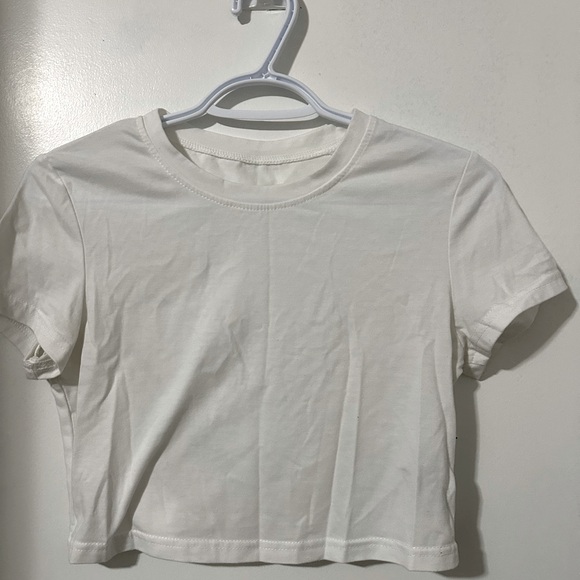 Set of 2 cropped tees - Picture 2 of 5